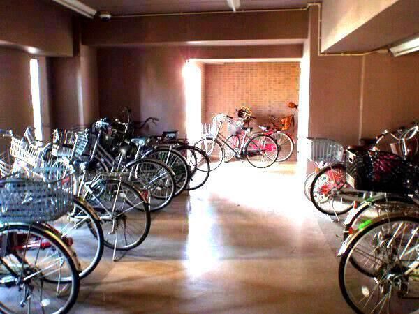 【三井農林徳川園ハイツ】共用部分（駐輪場）