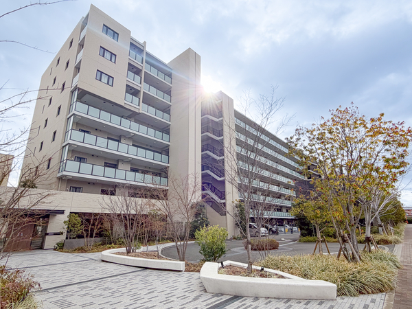 【ウエリス吹田千里丘】外観 【ウエリス吹田千里丘】外観