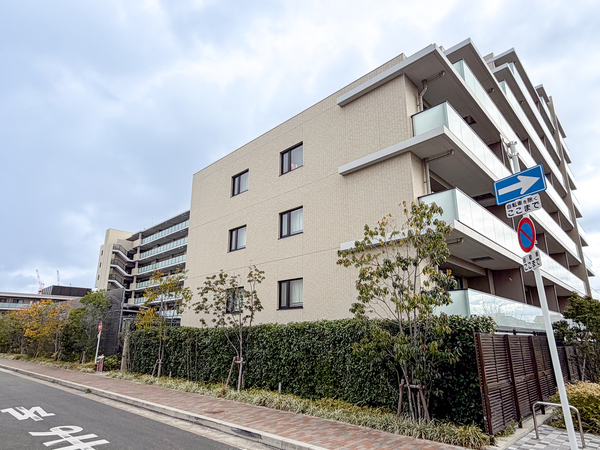 【ウエリス吹田千里丘】外観 【ウエリス吹田千里丘】外観