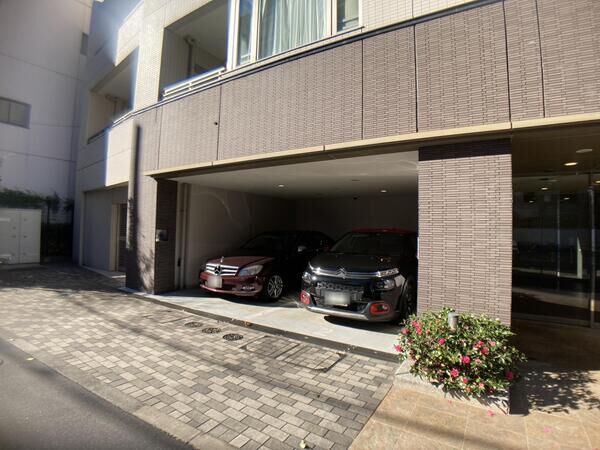 【ルジェンテ新中野】駐車場