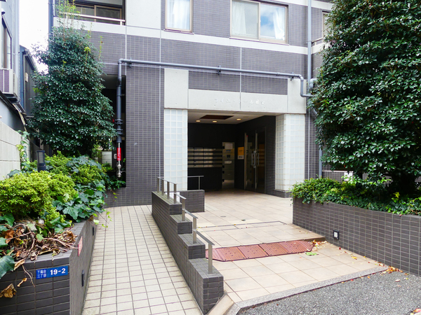 【フィユ・ドール目白】エントランス