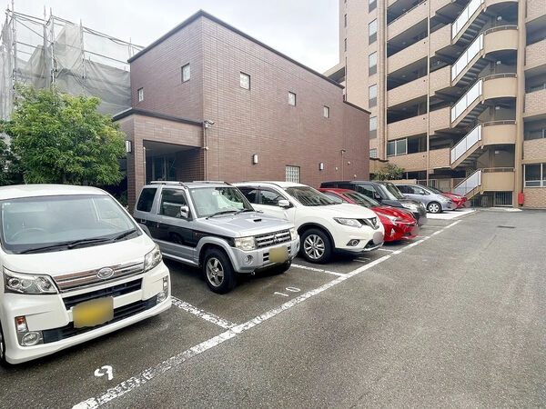 【昭和折戸町ヒルズ】共用部分（駐車場）