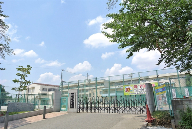 さいたま市立指扇中学校　約1,950ｍ