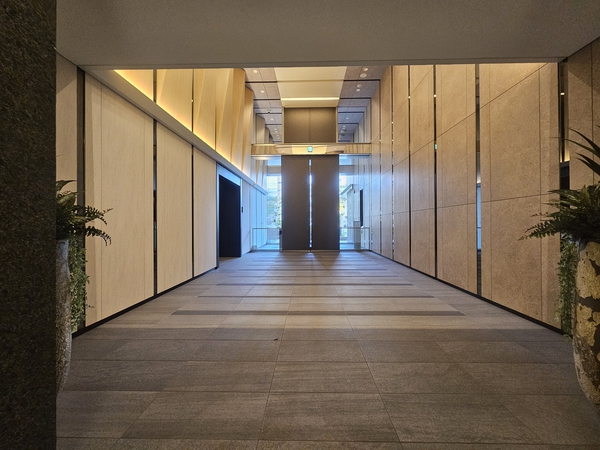 エントランスホール