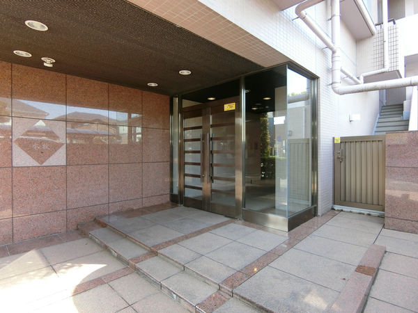 【グランステージ本牧】エントランス