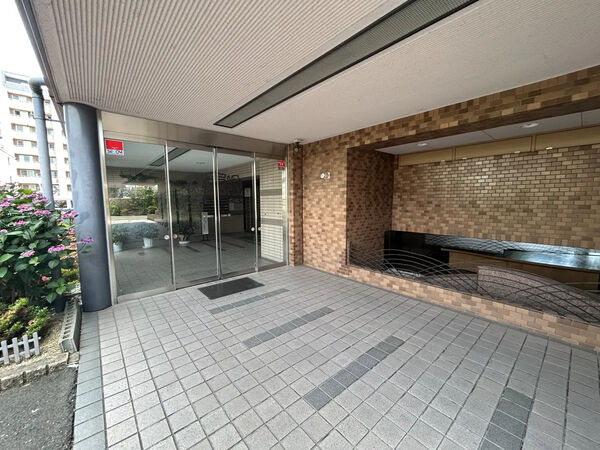 【ライオンズマンション中倉】エントランス 【ライオンズマンション中倉】エントランス