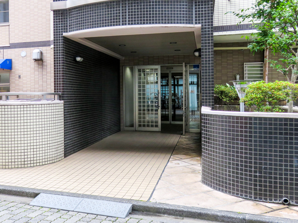 【リリーベル高円寺スクエア】エントランス 【リリーベル高円寺スクエア】エントランス