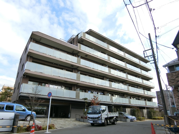 【ミオカステーロ京王稲田堤】外観