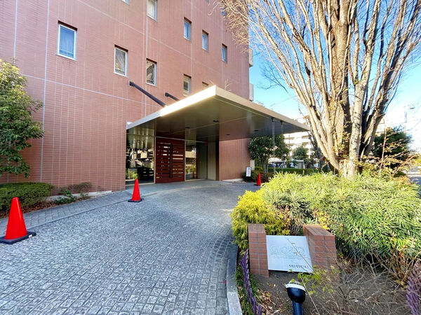 【グローリオ志村ハウス】エントランスアプローチ