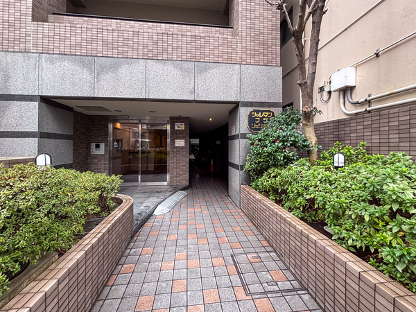 【シャルマンフジリッツ本町】エントランス