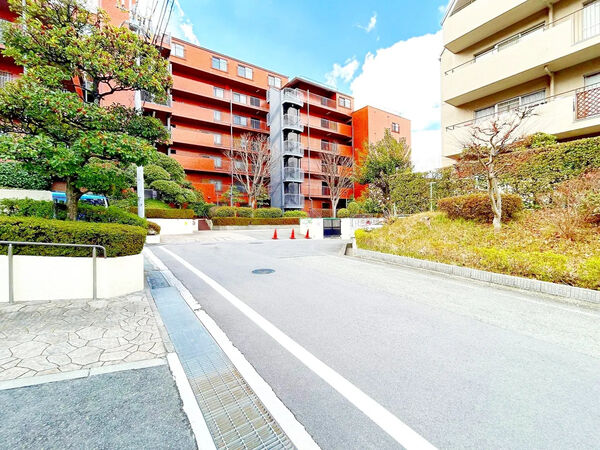 【千里ドオル】外観