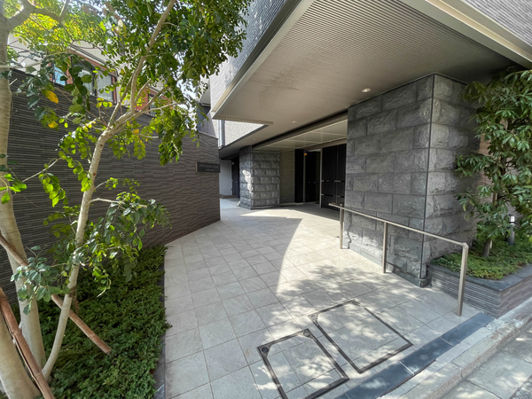 【プレサンスロジェ神宮前】エントランス 【プレサンスロジェ神宮前】エントランス