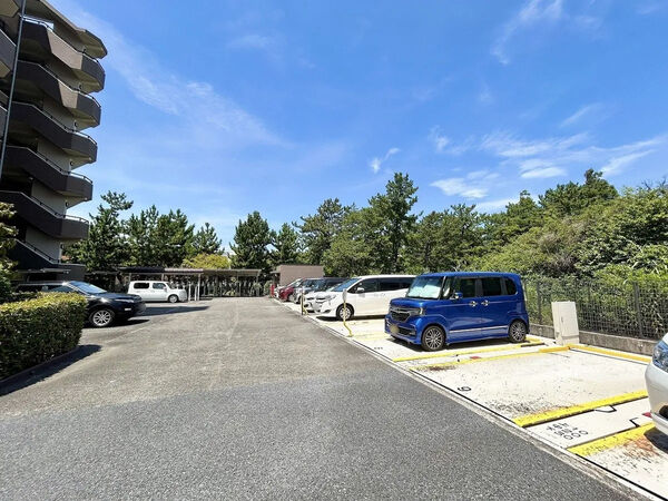 【ダイアパレス茅ヶ崎鶴嶺】駐車場