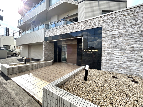 【エクセルシオール西町N7】エントランス