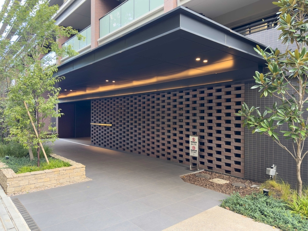 【ヒルズグランデ稲毛パークフロント】エントランス 【ヒルズグランデ稲毛パークフロント】エントランス