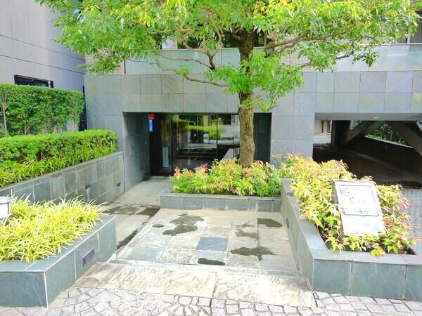 【ガレリアコルテ六番町】エントランスアプローチ1