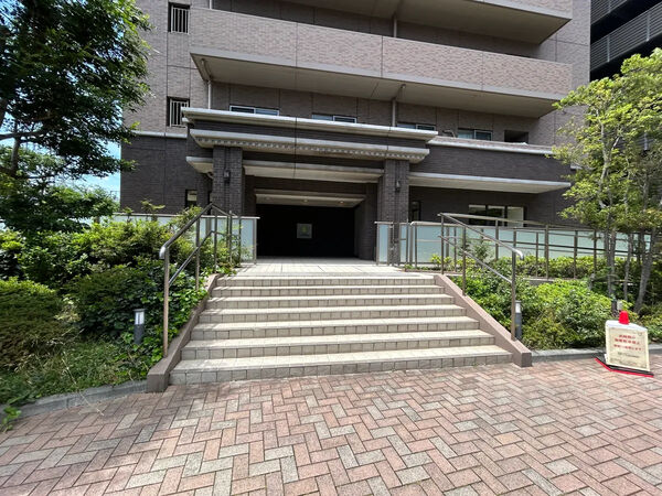 【カワサキアイランドスイート】エントランス