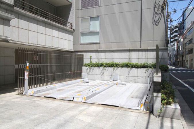 (駐車場) (駐車場)