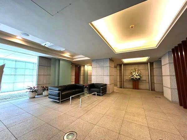 【セントラルレジデンス九段下シティタワー】エントランス1（ロビー）