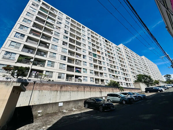 【南千里第2コーポラス】外観 【南千里第2コーポラス】外観