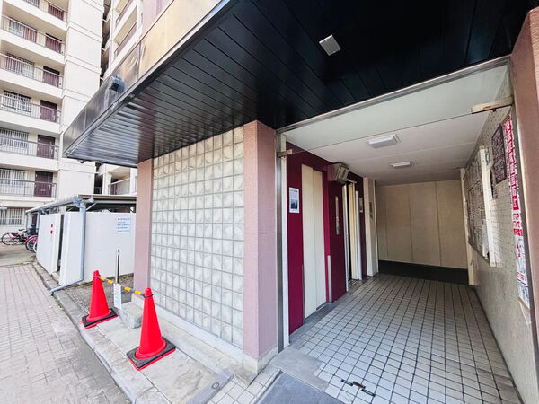 【南千里第2コーポラス】エントランス 【南千里第2コーポラス】エントランス