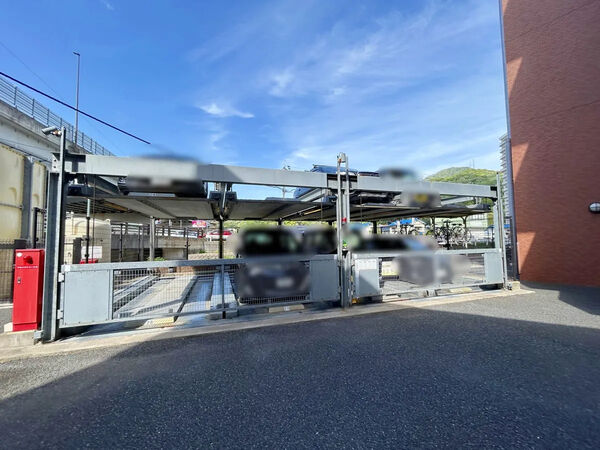 【ヴェルディ海田伍番館】駐車場