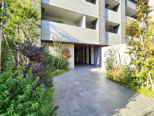 【GREEN PARK 文京千石】エントランス