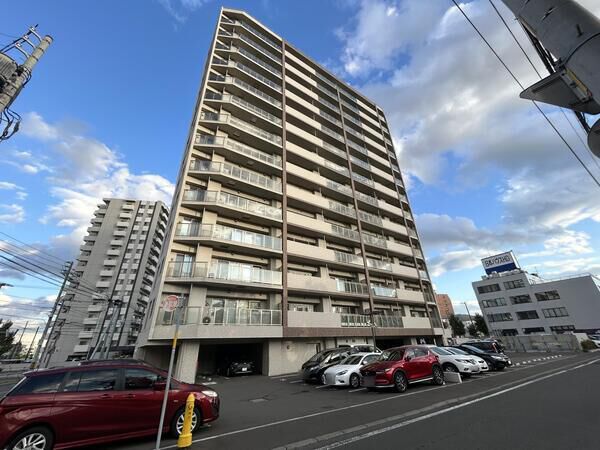 【ル・サンク二十四軒公園】外観