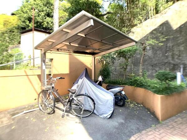 【三旺マンション本山】共用部分(駐輪場) 【三旺マンション本山】共用部分(駐輪場)