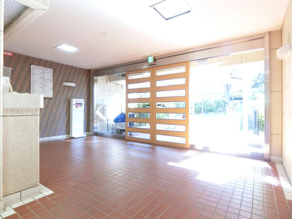 【レックスタウン新高】 1号館 エントラン1 【レックスタウン新高】 1号館 エントラン1