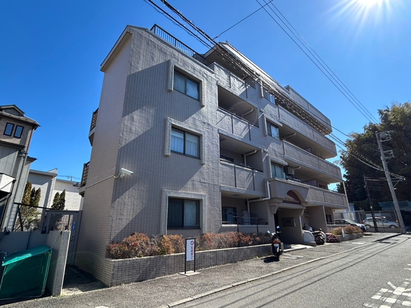 【ライオンズマンション磯子上中里】外観