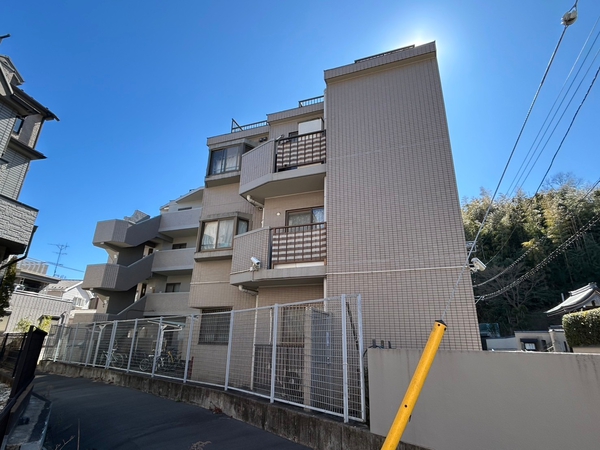 【ライオンズマンション磯子上中里】外観