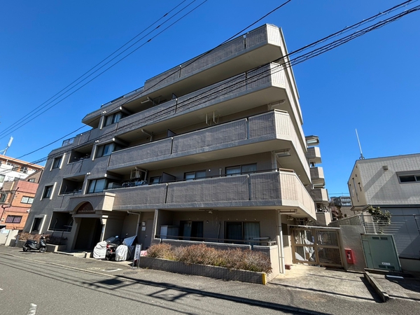 【ライオンズマンション磯子上中里】外観