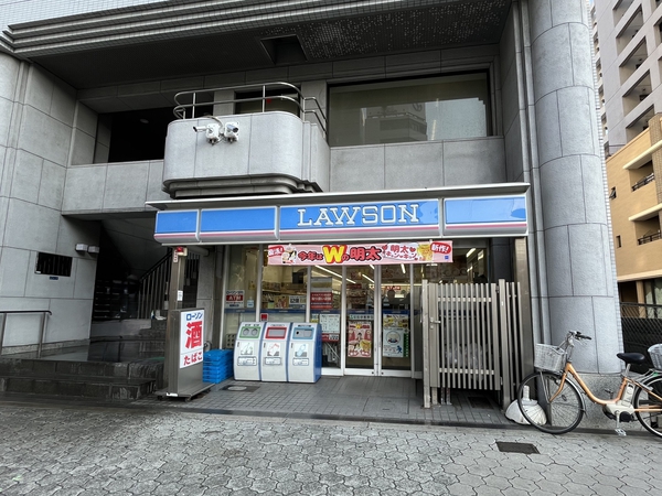 「ローソン 谷町四丁目店」まで約50m（徒歩1分）。
