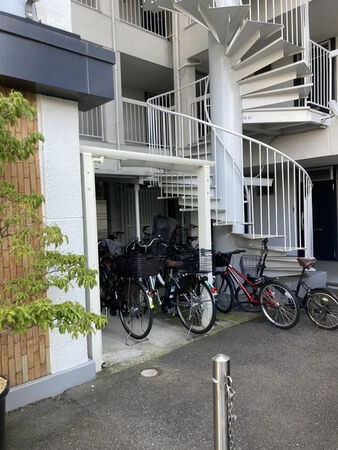 【夙川第3コーポラス】駐輪場 【夙川第3コーポラス】駐輪場