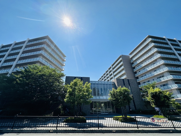 【ライオンズ南千里佐竹台グランハート】外観