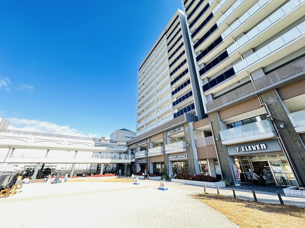 トナリエ南千里