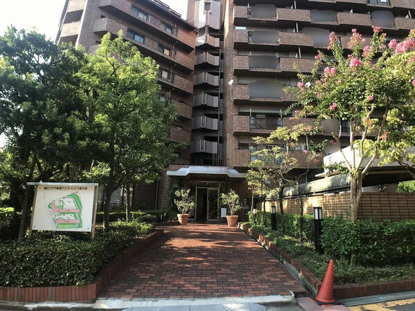 【朝日プラザ高槻ウエストヒルズ】エントランス 【朝日プラザ高槻ウエストヒルズ】エントランス