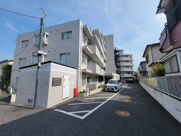 【ライオンズマンション元加治第2】駐車場