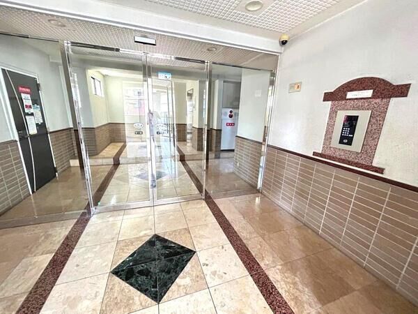 【ツインタワー空港通り】エントランス