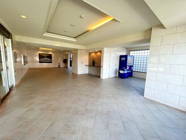 【ラドーニタワー蟹江】エントランスホール 【ラドーニタワー蟹江】エントランスホール