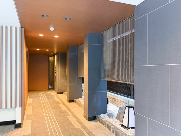 【ジオ御所南夷川富小路】エントランス 【ジオ御所南夷川富小路】エントランス