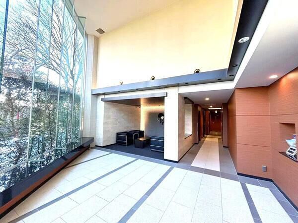 【ブランズ九段北】エントランス1