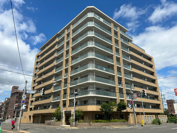 【エクセルシオール平岸このはな通り】外観