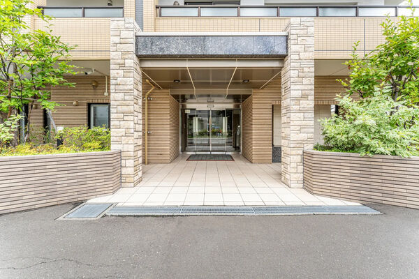 【エクセルシオール平岸このはな通り】エントランス