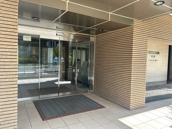 【エクセルシオール平岸このはな通り】エントランス