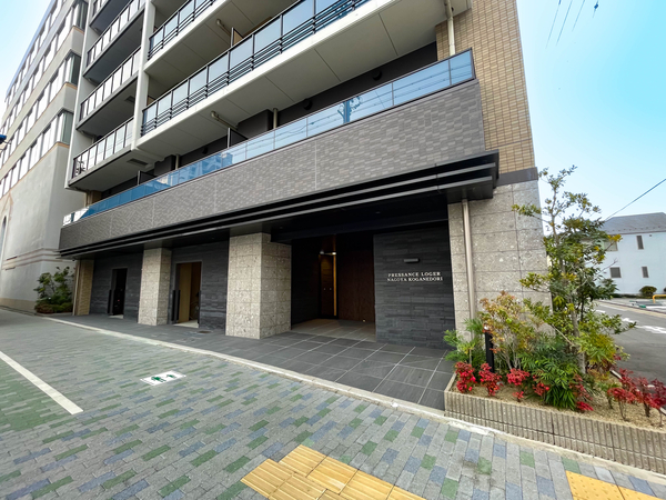 【プレサンスロジェ名古屋黄金通】エントランス
