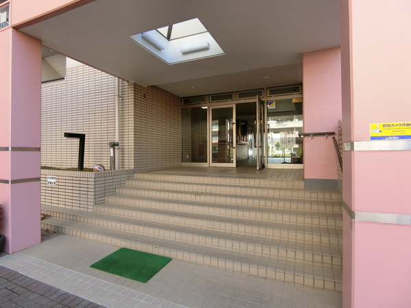 【けやき通り北八番館】エントランス