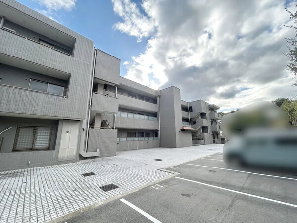 【セントポリア仁川】駐車場