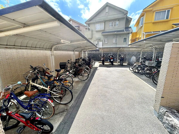 【ダイアパレス皆賀】駐輪場 【ダイアパレス皆賀】駐輪場